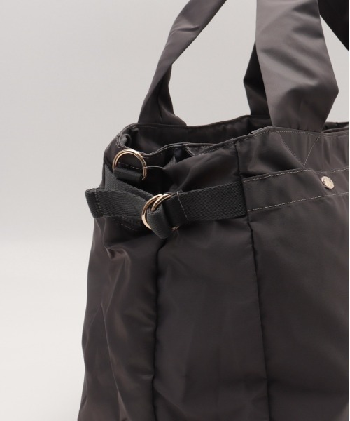 cache cache(カシュ カシュ)の「cachecache カシュカシュ ナイロンタフタトラベルバッグ(ボストンバッグ・レディース・ネイビー/ブラック/グレー・FREE)」の5枚目の写真