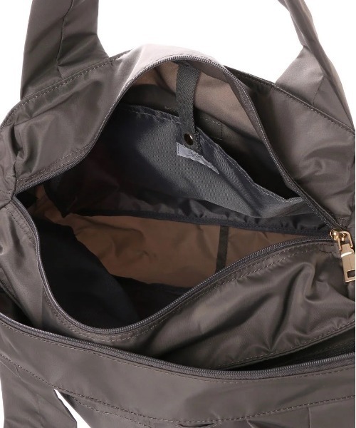 cache cache(カシュ カシュ)の「cachecache カシュカシュ ナイロンタフタトラベルバッグ(ボストンバッグ・レディース・ネイビー/ブラック/グレー・FREE)」の6枚目の写真