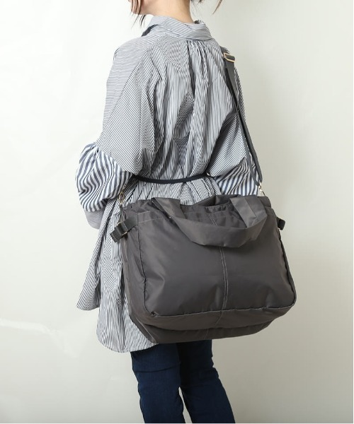 cache cache(カシュ カシュ)の「cachecache カシュカシュ ナイロンタフタトラベルバッグ(ボストンバッグ・レディース・ネイビー/ブラック/グレー・FREE)」の9枚目の写真