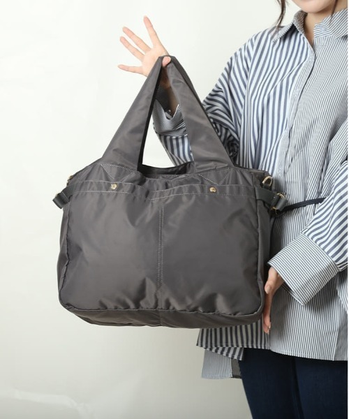 cache cache(カシュ カシュ)の「cachecache カシュカシュ ナイロンタフタトラベルバッグ(ボストンバッグ・レディース・ネイビー/ブラック/グレー・FREE)」の22枚目の写真