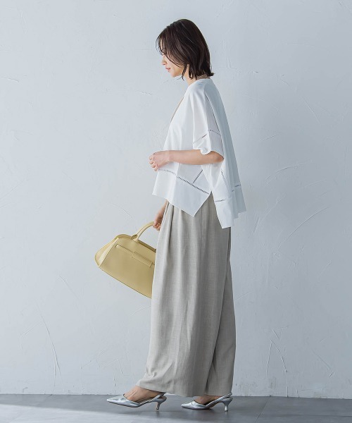 LAUTREAMONT(ロートレアモン)の「ポンチョシルエットキーホールカットソー≪洗濯機で洗える≫(Tシャツ/カットソー・レディース・カーキ/ホワイト・9号)」の3枚目の写真