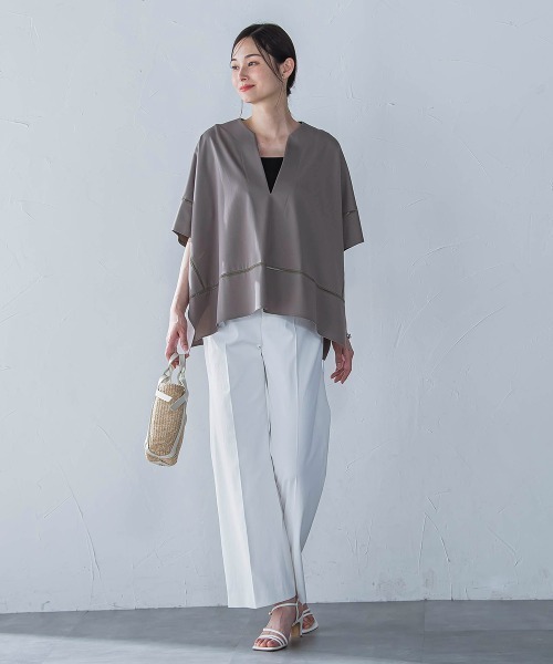 LAUTREAMONT(ロートレアモン)の「ポンチョシルエットキーホールカットソー≪洗濯機で洗える≫(Tシャツ/カットソー・レディース・カーキ/ホワイト・9号)」の5枚目の写真
