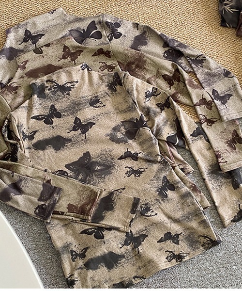 shoppinggo（ショッピングゴー）の「トップス シンプル 長袖tシャツ（Tシャツ/カットソー・レディース・パープル/キャメル/ブラック・FREE）」の6枚目の写真