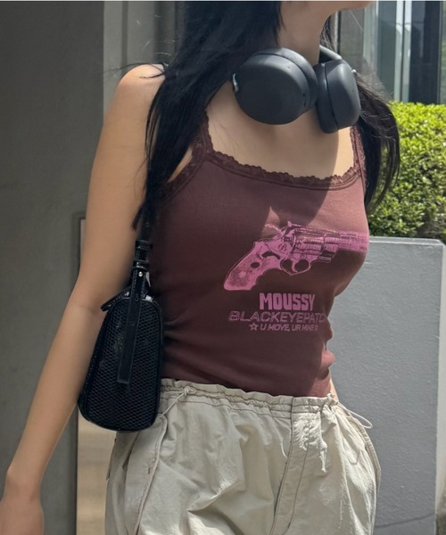 MOUSSY BEP GUN GRAPHIC キャミソール ブラウン BEP GUN GRAPHIC キャミソール(キャミソール)|MOUSSY