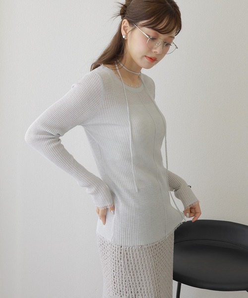 LAULEN(ローレン)の「choker sheer lib fringe tops /チョーカー付き シアーリブ フリンジ トップス(ニット/セーター・レディース・グレー/アイボリー/ベージュ・FREE)」の3枚目の写真