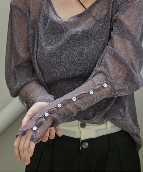 loin nuit(ロワンニュイ)の「glitter sheer long sleeve tops / グリッターシアーロングスリーブトップス(Tシャツ/カットソー・レディース・ホワイト/グレー/ラベンダー・FREE)」の2枚目の写真