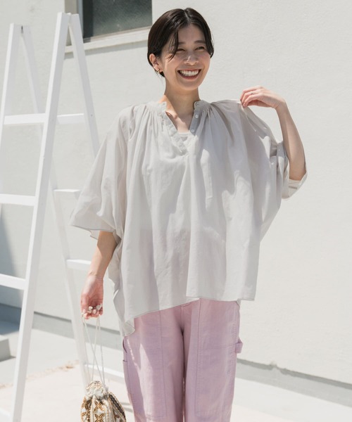 URBAN RESEARCH DOORS（アーバンリサーチドアーズ）の「コットンボイルロールアップスリーブブラウス（シャツ/ブラウス・レディース・ネイビー/グリーン/ピンク系その他/グレー系その他・MEDIUM）」の5枚目の写真