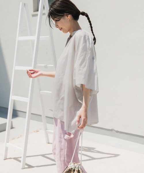 URBAN RESEARCH DOORS（アーバンリサーチドアーズ）の「コットンボイルロールアップスリーブブラウス（シャツ/ブラウス・レディース・ネイビー/グリーン/ピンク系その他/グレー系その他・MEDIUM）」の8枚目の写真