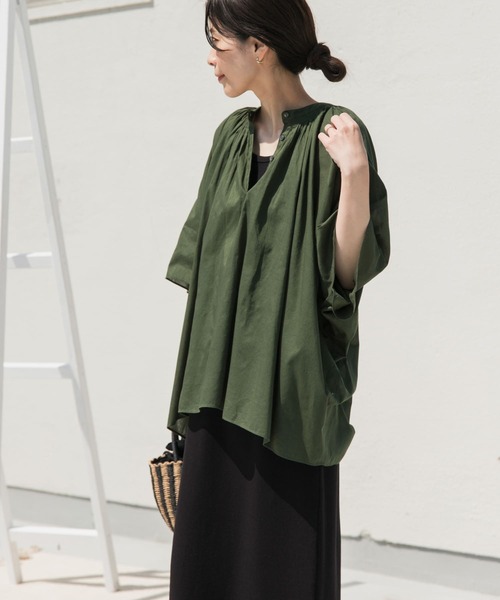 URBAN RESEARCH DOORS（アーバンリサーチドアーズ）の「コットンボイルロールアップスリーブブラウス（シャツ/ブラウス・レディース・ネイビー/グリーン/ピンク系その他/グレー系その他・MEDIUM）」の16枚目の写真