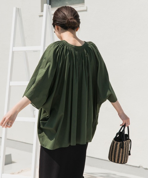 URBAN RESEARCH DOORS（アーバンリサーチドアーズ）の「コットンボイルロールアップスリーブブラウス（シャツ/ブラウス・レディース・ネイビー/グリーン/ピンク系その他/グレー系その他・MEDIUM）」の18枚目の写真