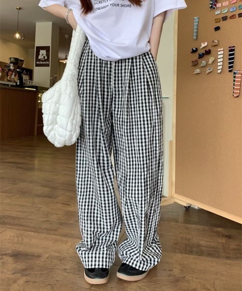 WEGO（ウィゴー）の「WEGO/ギンガムチェックワイドストレートパンツ（その他パンツ・レディース・ブラック/ピンク/ブルー・SMALL/MEDIUM）」の4枚目の写真