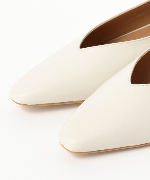 Demi-Luxe BEAMS（デミルクス ビームス）の「Vカット フラット パンプス（パンプス・レディース・ブラック/ホワイト系その他5・38/37/36）」の3枚目の写真