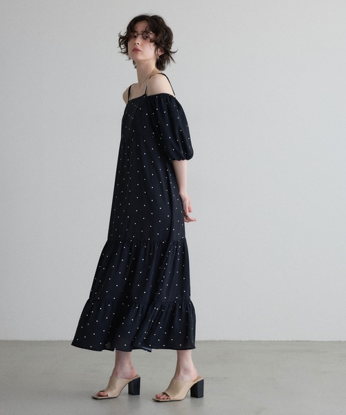 &. NOSTALGIA（アンドドットノスタルジア）の「【ZOZO限定】２WAYオフショルドットティアードワンピース（ワンピース・レディース・ブラック・M）」の12枚目の写真
