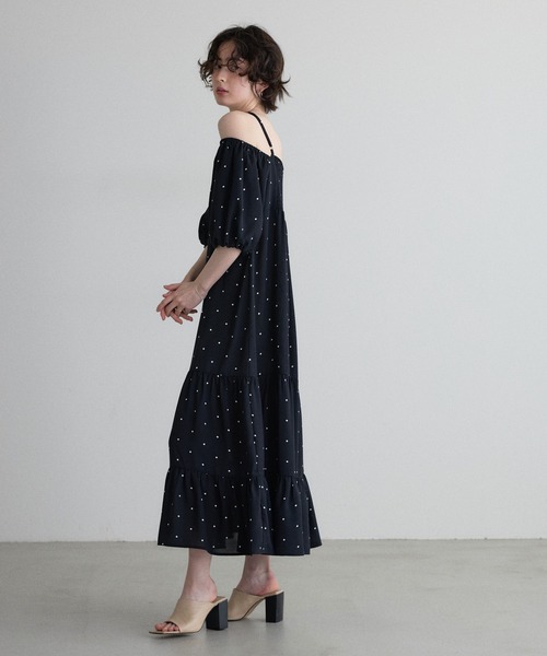 &. NOSTALGIA（アンドドットノスタルジア）の「【ZOZO限定】２WAYオフショルドットティアードワンピース（ワンピース・レディース・ブラック・M）」の13枚目の写真