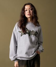 SEQUENZ（シークエンズ）の「【SEQUENZ（シークエンズ）】CAMO APPLIQUE C/N SWEAT / カモ柄 ワッペン スウェット クルーネック 裏起毛（スウェット・メンズ）」