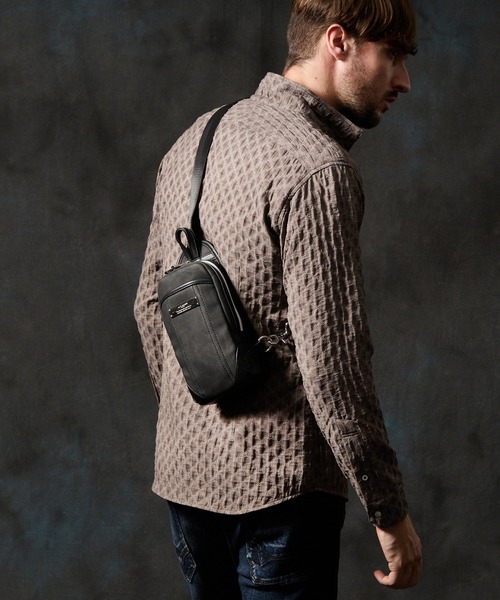 HIDEAWAYS NICOLE（ハイダウェイニコル）の「ミニボディバッグ（ボディバッグ/ウエストポーチ・メンズ・ブラック/ベージュ/ネイビー・FREE）」の10枚目の写真