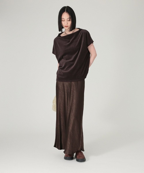 BABYLONE（バビロン）の「【洗濯可】ベロアニュアンスカットソー（Tシャツ/カットソー・レディース・ダークブラウン/ライトベージュ/ダークブルー・フリー）」の8枚目の写真