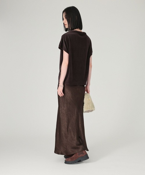 BABYLONE（バビロン）の「【洗濯可】ベロアニュアンスカットソー（Tシャツ/カットソー・レディース・ダークブラウン/ライトベージュ/ダークブルー・フリー）」の10枚目の写真