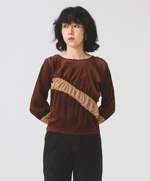 Ray BEAMS（レイビームス）の「RBS / ベロア ライン ギャザー Tシャツ（Tシャツ/カットソー・レディース・ブラック/ダークブラウン・ONE SIZE）」の6枚目の写真