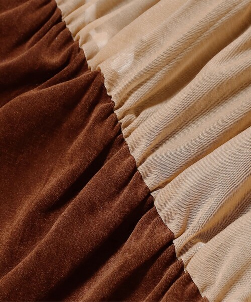 Ray BEAMS（レイビームス）の「RBS / ベロア ライン ギャザー Tシャツ（Tシャツ/カットソー・レディース・ブラック/ダークブラウン・ONE SIZE）」の16枚目の写真