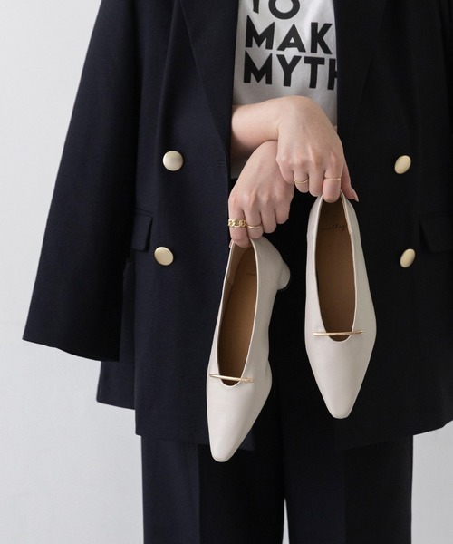 welleg(ウェレッグ)の「【 極やわ 】ゴールドバー 3cmヒール パンプス(パンプス・レディース・シルバー/ブラック系その他/ブラック/アイボリー/ブラウン系その他/ブラウン/ライトグレー/シルバー系その他・21.5cm/22.0cm/22.5cm/23.0cm/23.5cm/24.0cm/24.5cm/25.0cm/25.5cm/26.0cm)」の17枚目の写真