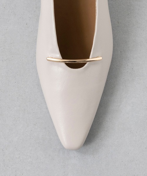 welleg(ウェレッグ)の「【 極やわ 】ゴールドバー 3cmヒール パンプス(パンプス・レディース・シルバー/ブラック系その他/ブラック/アイボリー/ブラウン系その他/ブラウン/ライトグレー/シルバー系その他・21.5cm/22.0cm/22.5cm/23.0cm/23.5cm/24.0cm/24.5cm/25.0cm/25.5cm/26.0cm)」の14枚目の写真