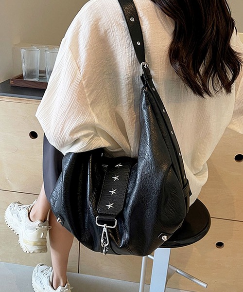 florist（フローリスト）の「2WAY スタッズベルトY2Kアイレットショルダーバッグ/トートバッグ（トートバッグ・レディース・ブルーグレー/チョコ/ブラック/キャメル/ワインレッド/ベージュ・FREE）」の2枚目の写真