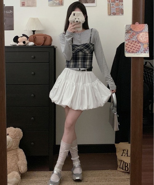 kirakiraShop(キラキラショップ)の「【2点セット】チェック柄 ビスチェ & カーディガン セット(セットアップ・レディース・ホワイト/ブラック/グレー・FREE)」の12枚目の写真