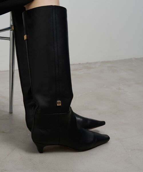 LANVIN en Bleu（ランバンオンブルー）の「チャームロングブーツ（ブーツ・レディース・ブラック・S/M/L）」の4枚目の写真