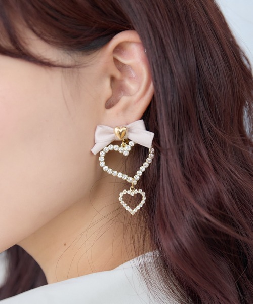 ROJITA(ロジータ)の「トリプルハートイヤリング(イヤリング・レディース・ピンク/ボルドー/ブラック・FREE)」の3枚目の写真