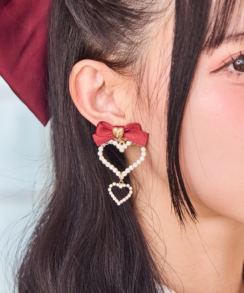 ROJITA(ロジータ)の「トリプルハートイヤリング(イヤリング・レディース・ピンク/ボルドー/ブラック・FREE)」の1枚目の写真