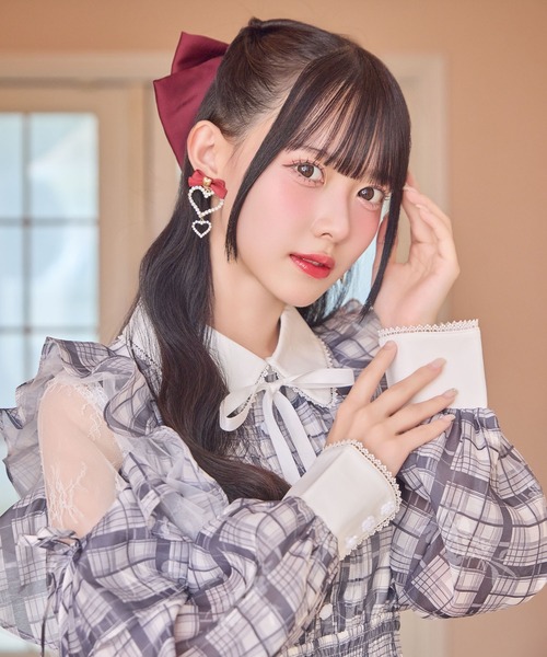 ROJITA(ロジータ)の「トリプルハートイヤリング(イヤリング・レディース・ピンク/ボルドー/ブラック・FREE)」の11枚目の写真