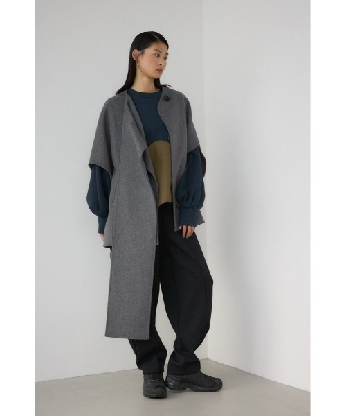 AZUL by moussy（アズールバイマウジー）の「【PLUS】ストールリバーポンチョ（ポンチョ・レディース・ベージュ/グレー・FREE）」の5枚目の写真