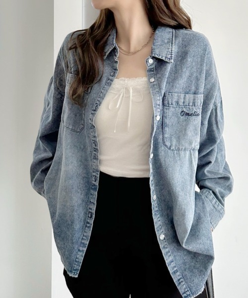 A.D.C.L.(エーディーシーエル)の「Cozyダブルポケットオーバーサイズデニムビッグシャツ(シャツ/ブラウス・レディース・ブルー/ネイビー・L/M)」の1枚目の写真