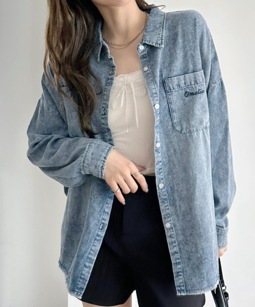 A.D.C.L.(エーディーシーエル)の「Cozyダブルポケットオーバーサイズデニムビッグシャツ(シャツ/ブラウス・レディース・ブルー/ネイビー・L/M)」の13枚目の写真