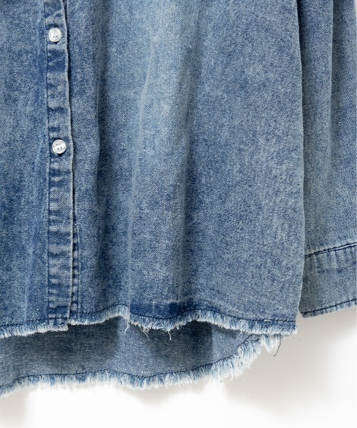 A.D.C.L.(エーディーシーエル)の「Cozyダブルポケットオーバーサイズデニムビッグシャツ(シャツ/ブラウス・レディース・ブルー/ネイビー・L/M)」の5枚目の写真