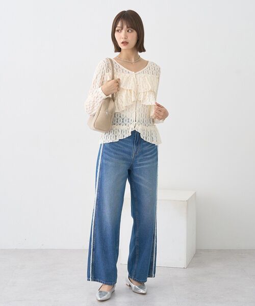 earth music&ecology（アースミュージックアンドエコロジー）の「レースフリルメローカーディガン（シャツ/ブラウス・レディース・アイボリー/ブラウン・FREE）」の11枚目の写真