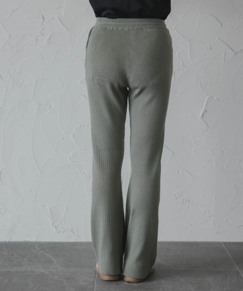 slattgir(スラットジール)の「高身長 ニットフレアパンツ(セットアップ対応)(トールサイズ)Essenave(その他パンツ・レディース・カーキ/ブラック/ベージュ・TM/TL/TLL/T3L)」の17枚目の写真