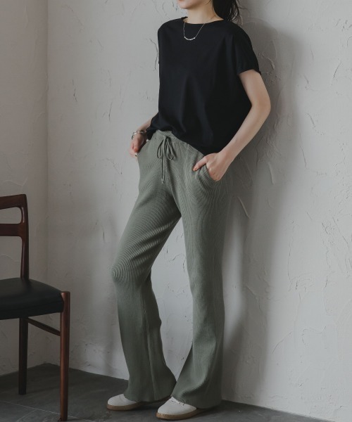 slattgir(スラットジール)の「高身長 ニットフレアパンツ(セットアップ対応)(トールサイズ)Essenave(その他パンツ・レディース・カーキ/ブラック/ベージュ・TM/TL/TLL/T3L)」の19枚目の写真
