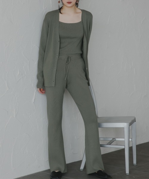 slattgir(スラットジール)の「高身長 ニットフレアパンツ(セットアップ対応)(トールサイズ)Essenave(その他パンツ・レディース・カーキ/ブラック/ベージュ・TM/TL/TLL/T3L)」の22枚目の写真