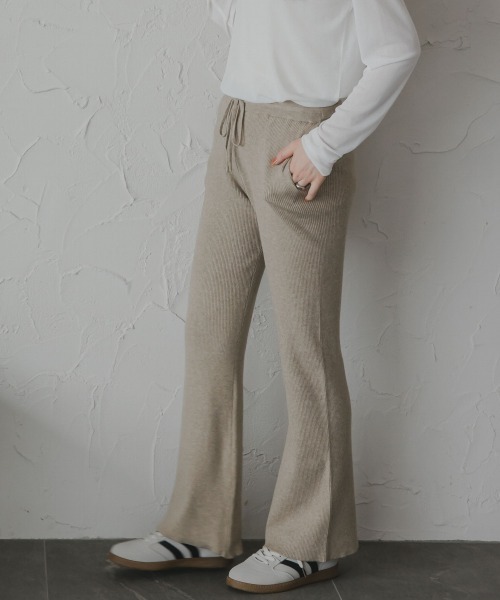 slattgir(スラットジール)の「高身長 ニットフレアパンツ(セットアップ対応)(トールサイズ)Essenave(その他パンツ・レディース・カーキ/ブラック/ベージュ・TM/TL/TLL/T3L)」の4枚目の写真