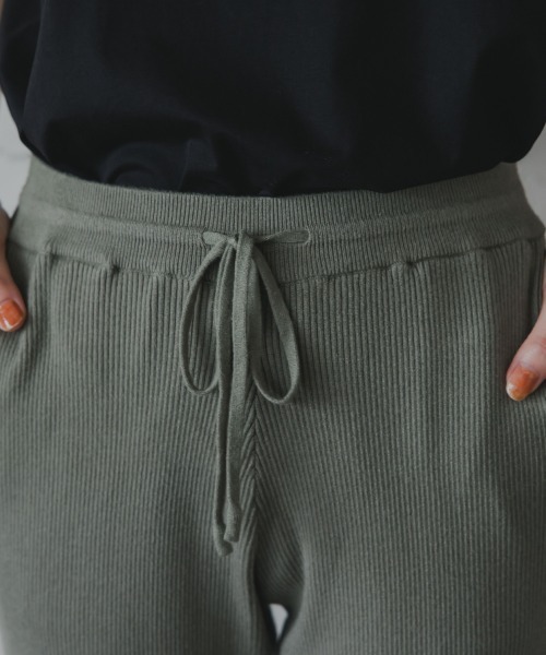 slattgir(スラットジール)の「高身長 ニットフレアパンツ(セットアップ対応)(トールサイズ)Essenave(その他パンツ・レディース・カーキ/ブラック/ベージュ・TM/TL/TLL/T3L)」の11枚目の写真