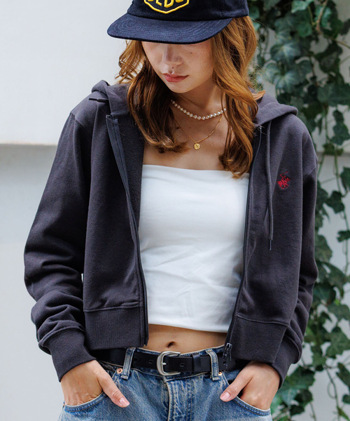 BEVERLY HILLS POLO CLUB(ビバリーヒルズポロクラブ)の「【BEVERY HILLS P.C/ビバリーヒルズポロクラブ】クロップドフルジップフーディ/トップス/パーカー【WEB限定】(パーカー・レディース・グレー/ブラック・フリー)」の2枚目の写真
