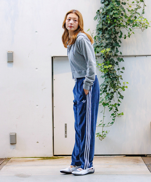 BEVERLY HILLS POLO CLUB(ビバリーヒルズポロクラブ)の「【BEVERY HILLS P.C/ビバリーヒルズポロクラブ】クロップドフルジップフーディ/トップス/パーカー【WEB限定】(パーカー・レディース・グレー/ブラック・フリー)」の15枚目の写真