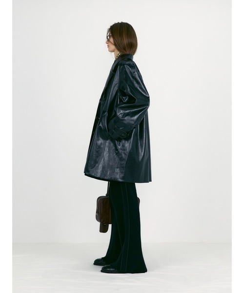 LOW CLASSIC(ロウ クラシック)の「TEXTURED LEATHER HALF COAT(その他アウター・レディース・ブラック・S)」の2枚目の写真