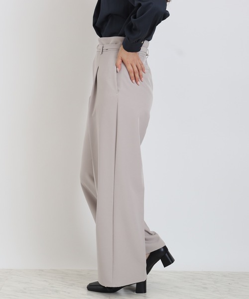 TRUDEA(トルディア)の「ベルテッド ワイドパンツ(その他パンツ・レディース・ネイビー/ブラック/グレイッシュベージュ・SMALL/LARGE/MEDIUM)」の5枚目の写真