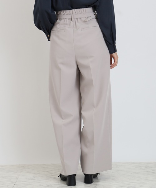 TRUDEA(トルディア)の「ベルテッド ワイドパンツ(その他パンツ・レディース・ネイビー/ブラック/グレイッシュベージュ・SMALL/LARGE/MEDIUM)」の6枚目の写真