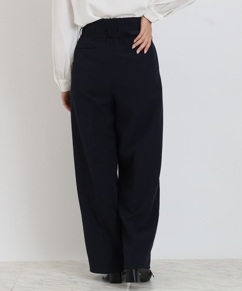 TRUDEA(トルディア)の「ベルテッド ワイドパンツ(その他パンツ・レディース・ネイビー/ブラック/グレイッシュベージュ・SMALL/LARGE/MEDIUM)」の11枚目の写真