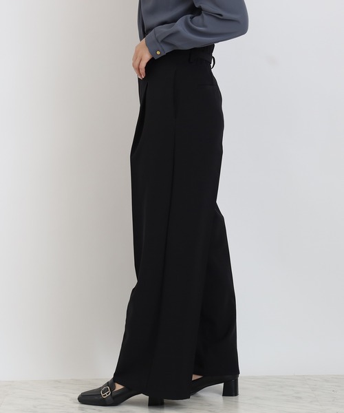 TRUDEA(トルディア)の「ベルテッド ワイドパンツ(その他パンツ・レディース・ネイビー/ブラック/グレイッシュベージュ・SMALL/LARGE/MEDIUM)」の13枚目の写真