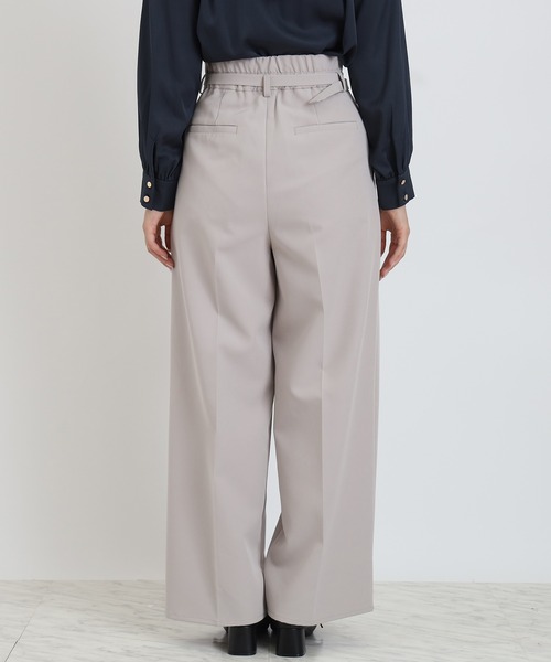 TRUDEA(トルディア)の「ベルテッド ワイドパンツ(その他パンツ・レディース・ネイビー/ブラック/グレイッシュベージュ・SMALL/LARGE/MEDIUM)」の18枚目の写真